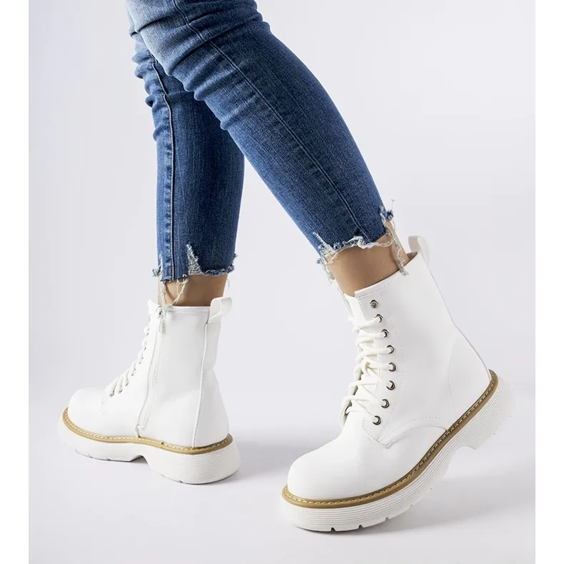 White Classic Benvenuto Boots