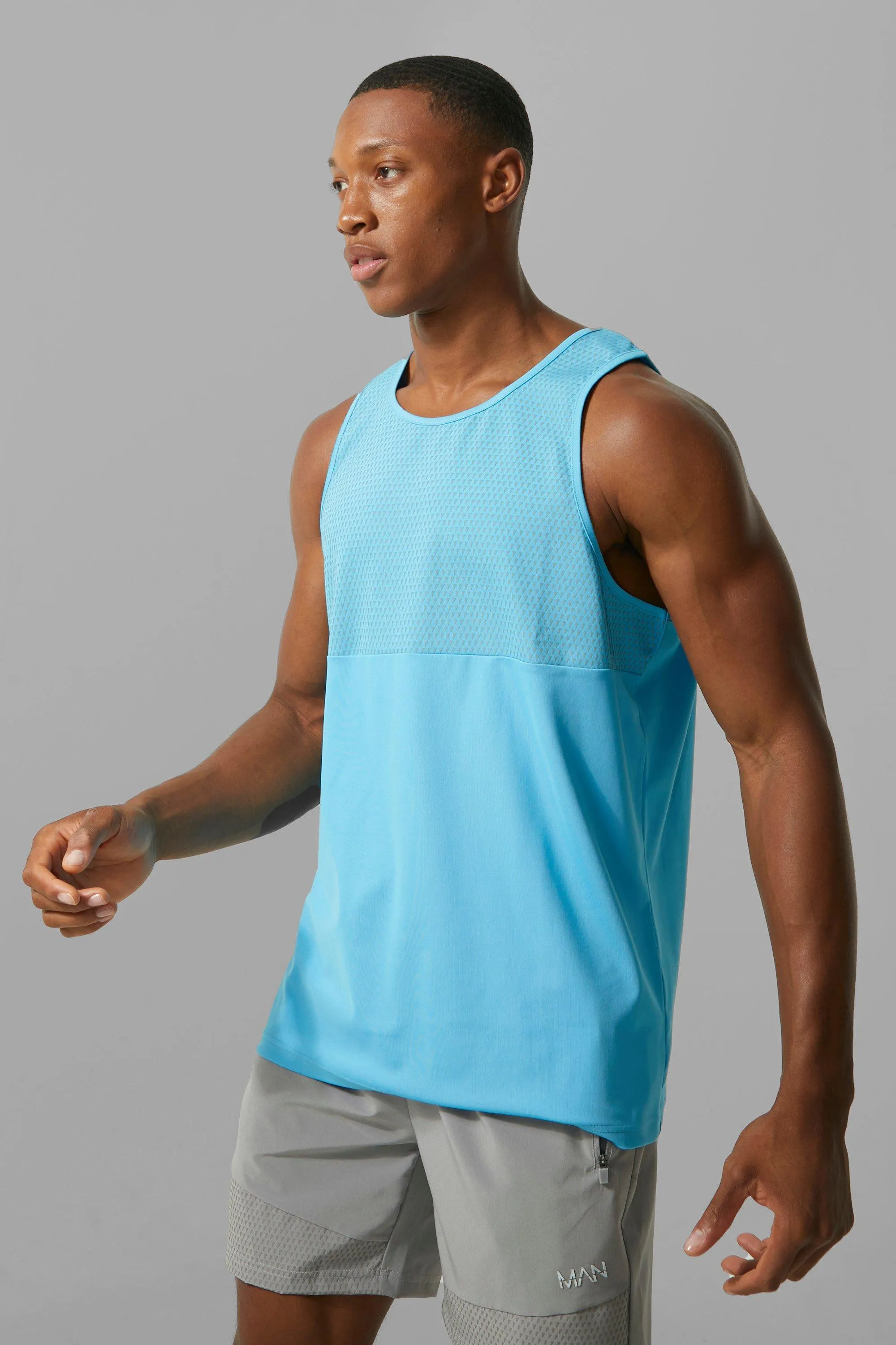 Man Active Contrast Print Detail Vest