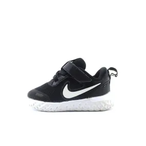 Nike Revolution 5 Running Shoes