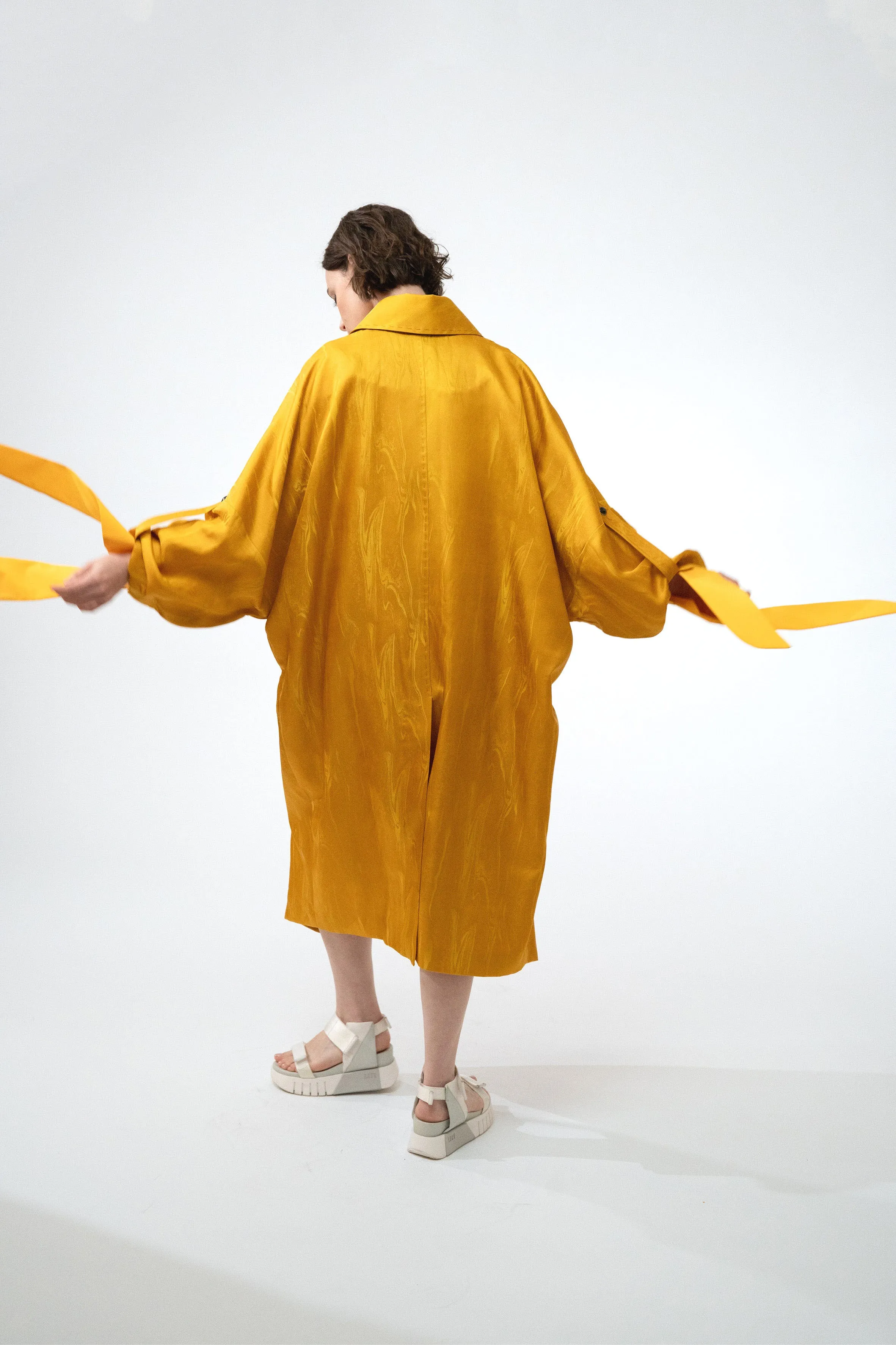 Oversize Fluid Coat in Yellow Marble Silk by LINQ