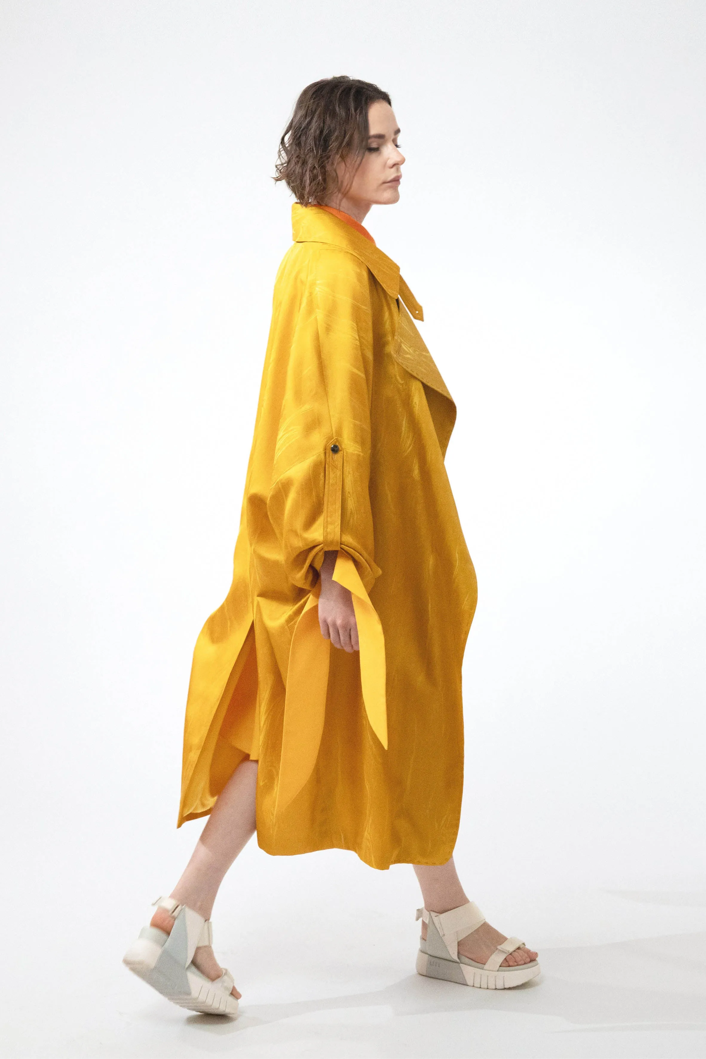 Oversize Fluid Coat in Yellow Marble Silk by LINQ