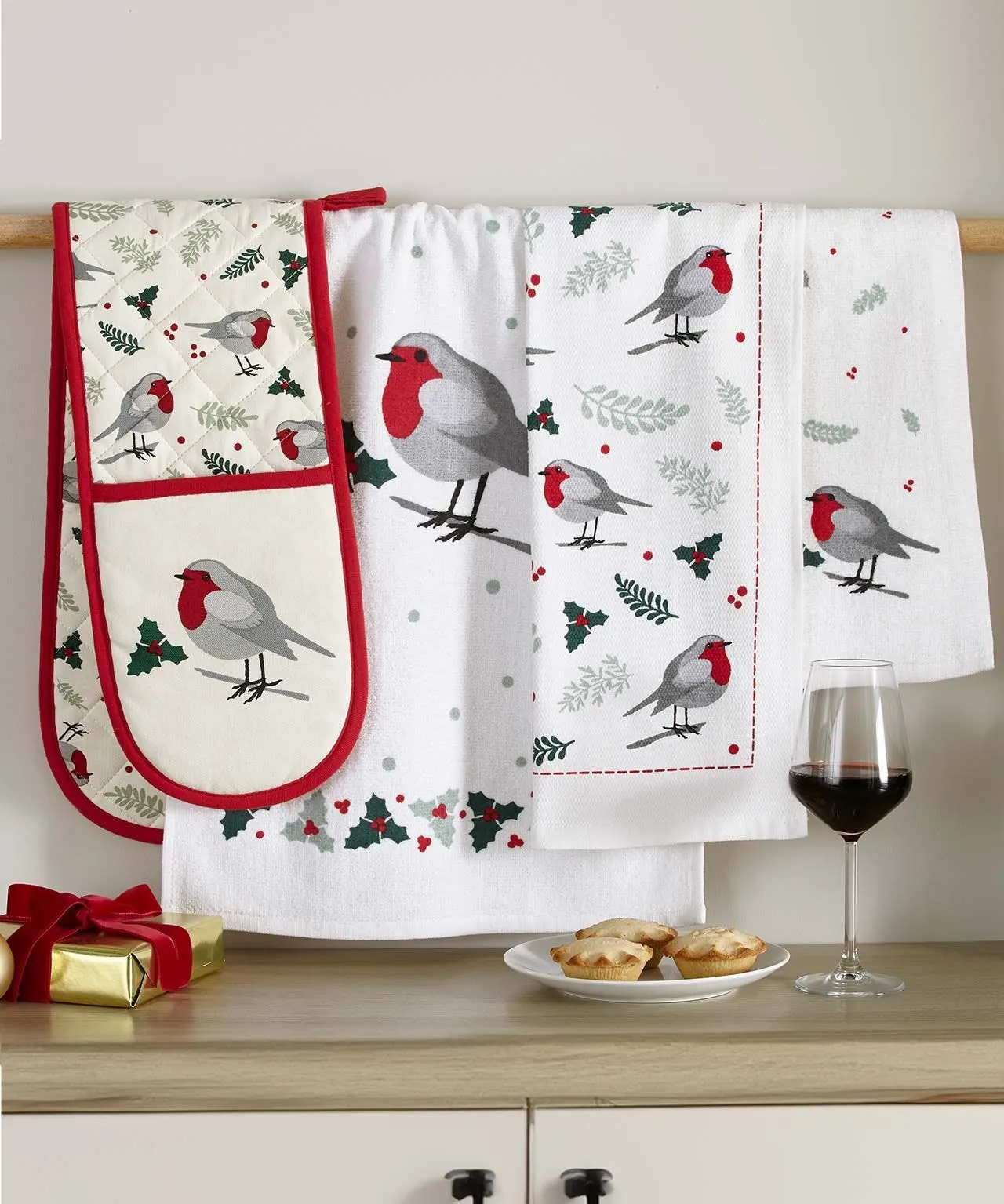 Tea Towel & Oven Robin glove