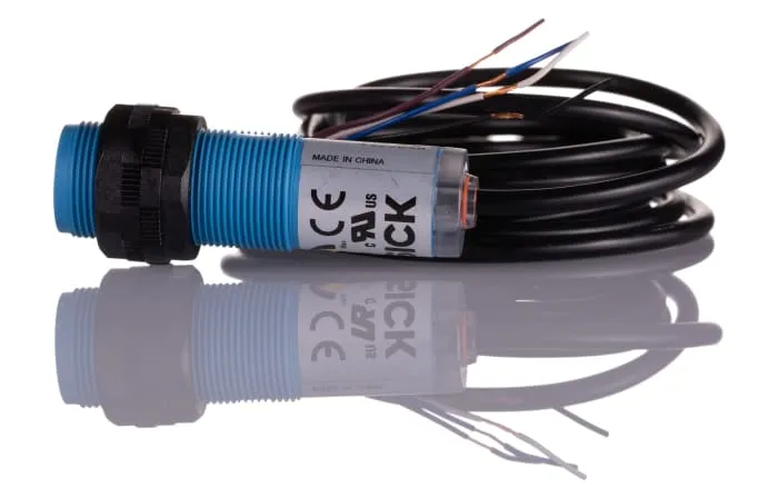 SICK Energetic Photoelectric Sensor, Barrel Sensor, 1 mm → 1.1 m Detection Range