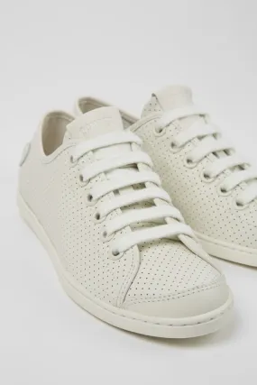 Women's Uno White Sneaker.