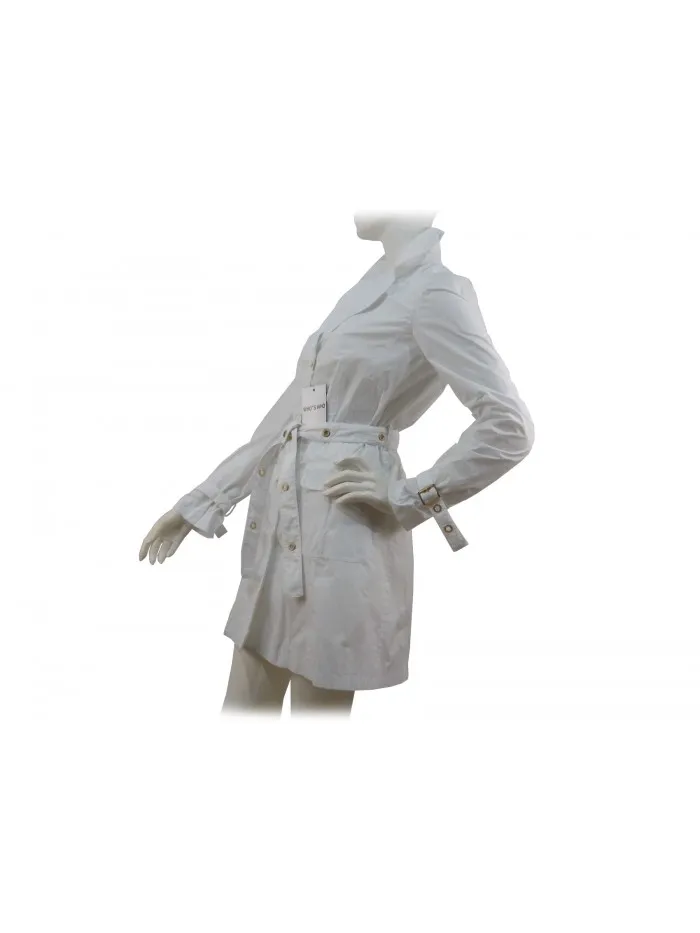 Woman's white trench coat - Who's Who